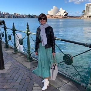 Meet your Posher, Debbie